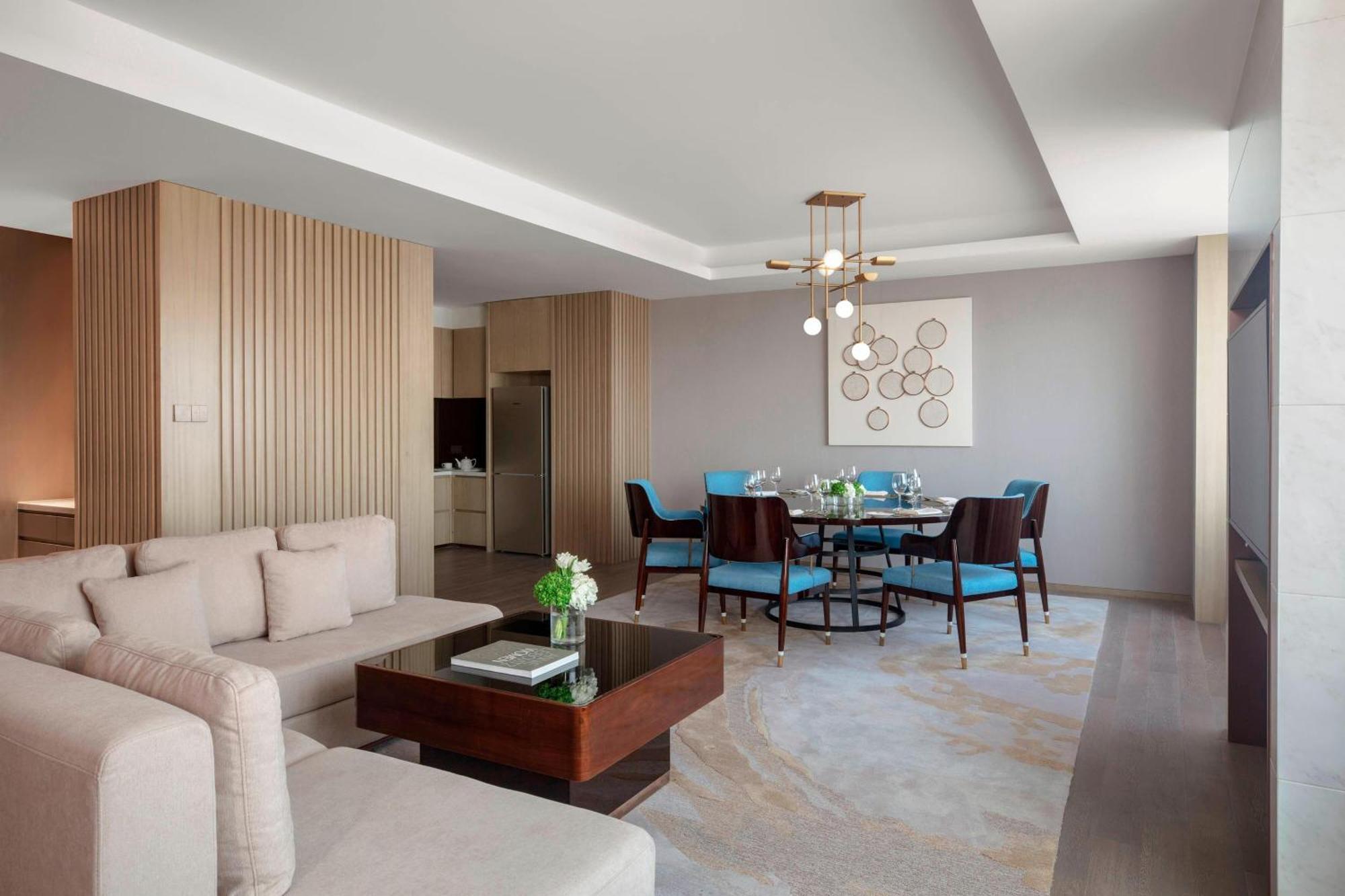 Hotel Marriott Hongqiao 5*
